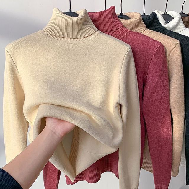Amara fleece gevoerde coltrui in beige, naast rood, zwart en wit varianten