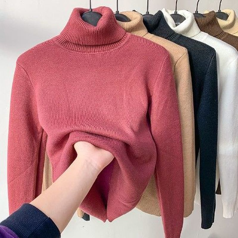 Amara fleece gevoerde coltrui in rood, naast beige, zwart en wit varianten