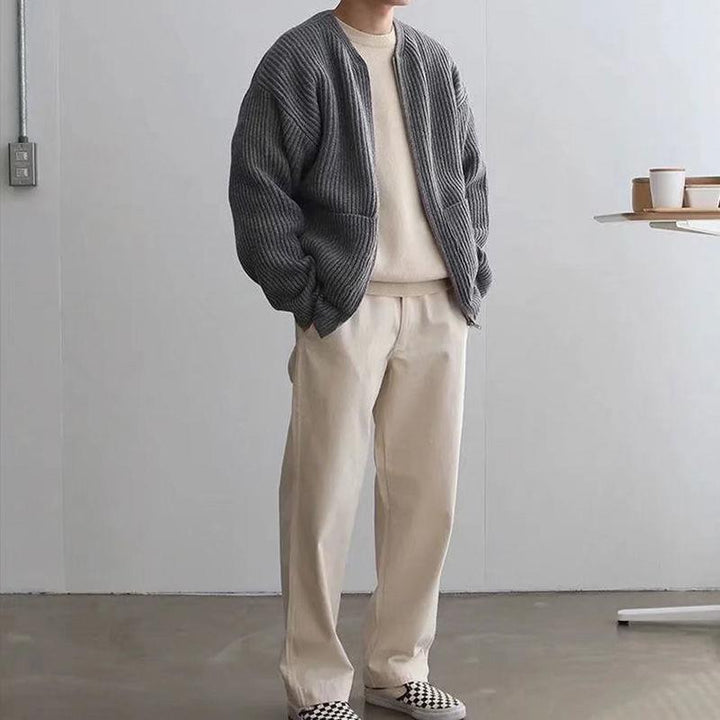 Daan grijze ribgebreide bomber vest, volledige outfit vooraanzicht