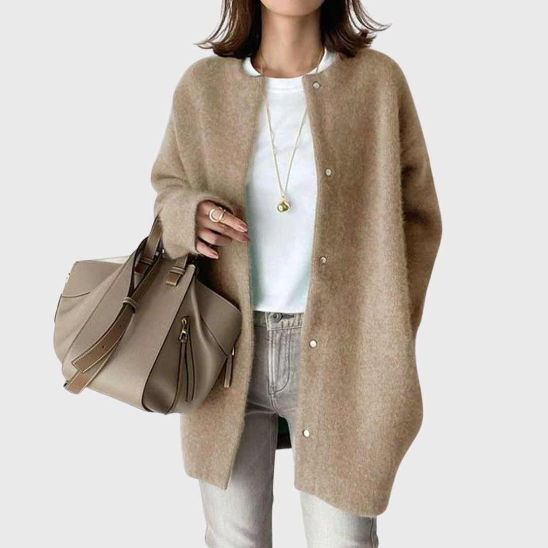 Danique oversized vest met knoopsluiting, beige, vooraanzicht