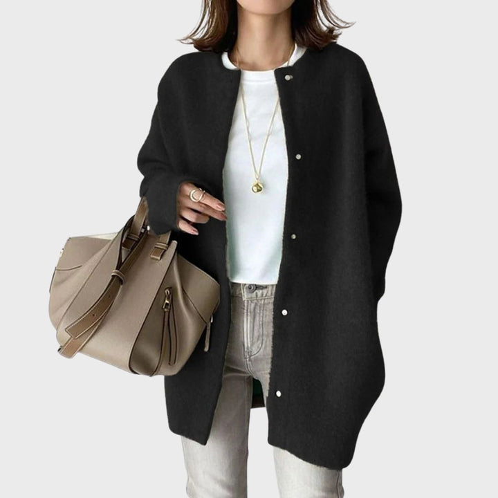 Danique oversized vest met knoopsluiting, zwart, vooraanzicht
