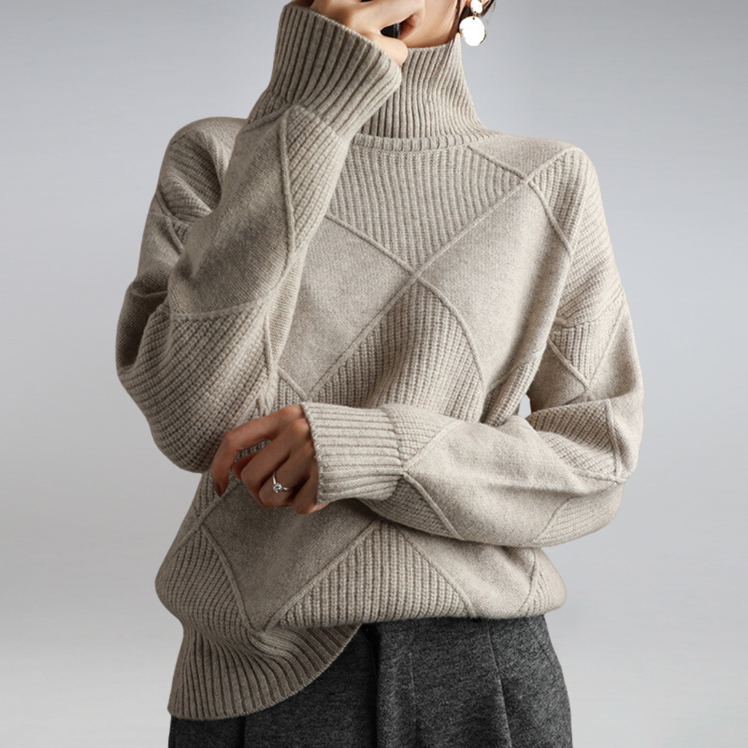 Elin beige coltrui, vooraanzicht met oversized pasvorm