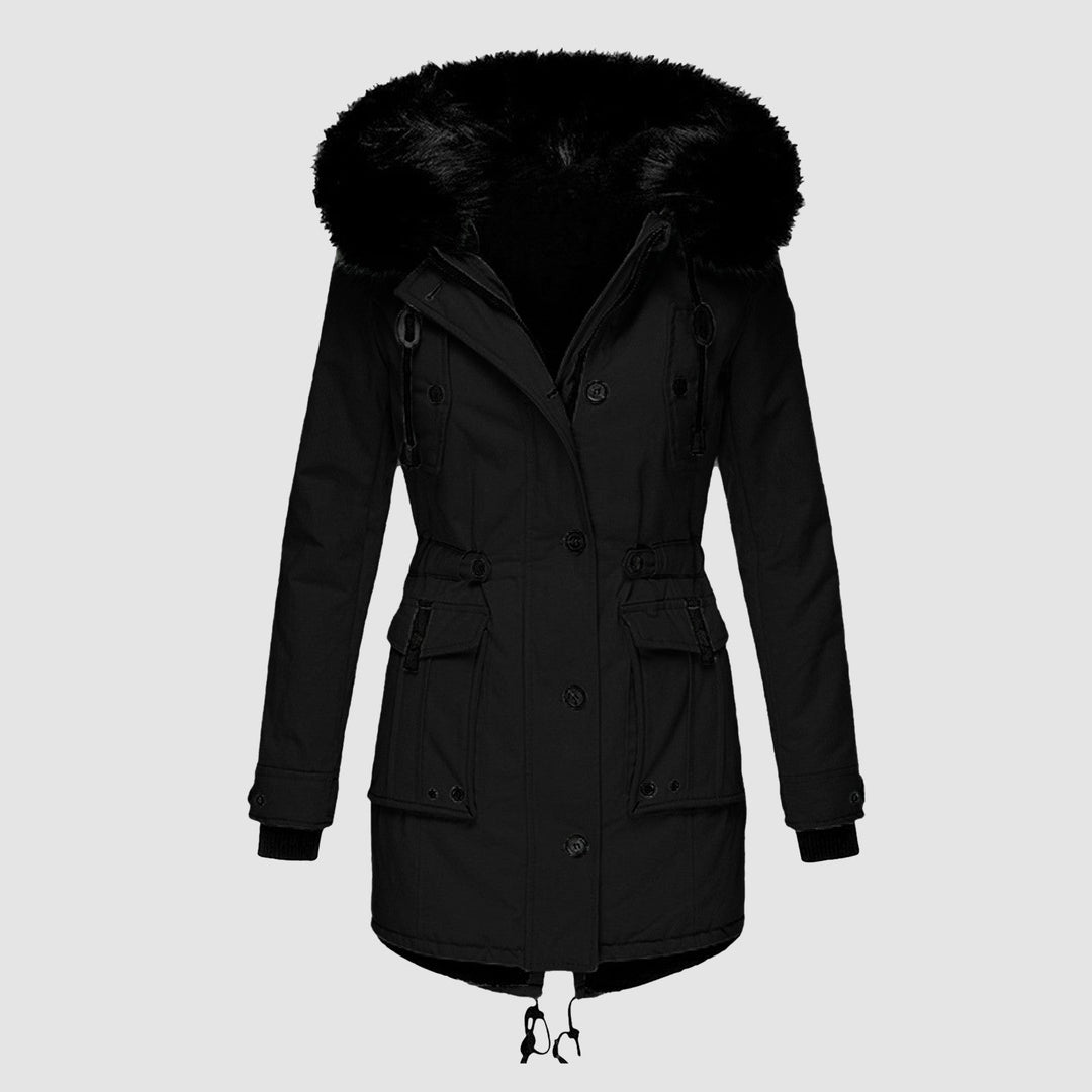 Femke zwarte winterparka met kunstbontcapuchon, vooraanzicht