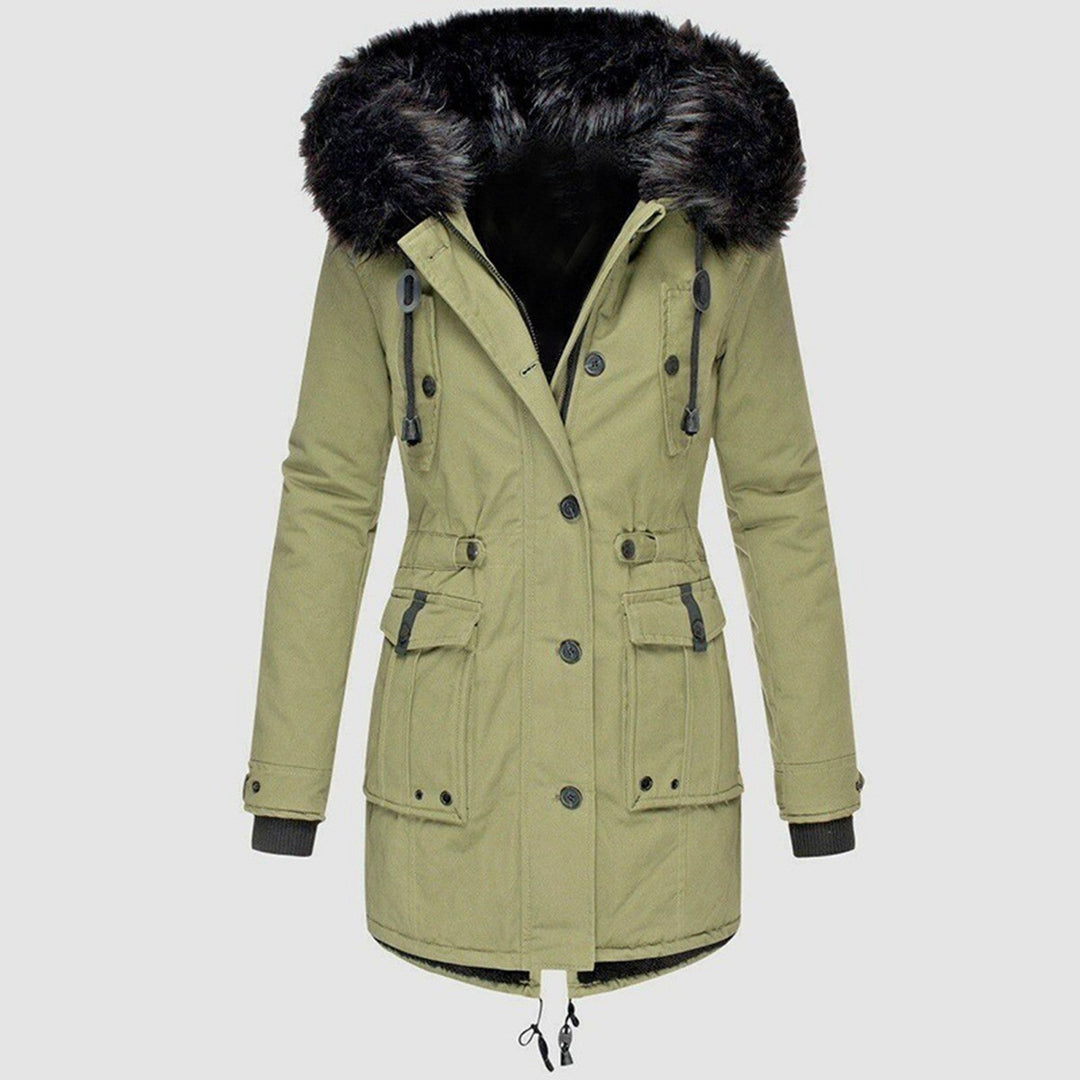 Femke groene winterparka met kunstbontcapuchon, vooraanzicht