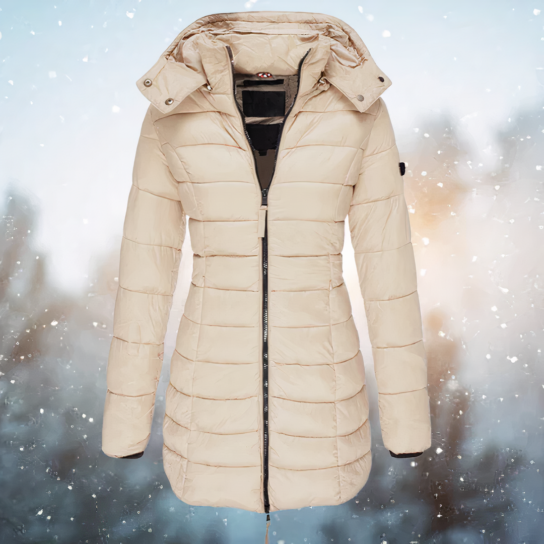 Femke beige gewatteerde winterjas met capuchon, vooraanzicht