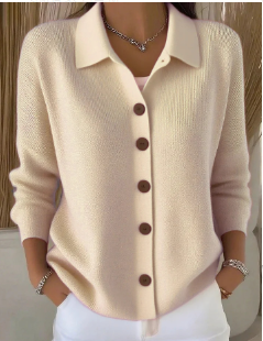 Femke beige gebreid vest met knoopkraag, vooraanzicht