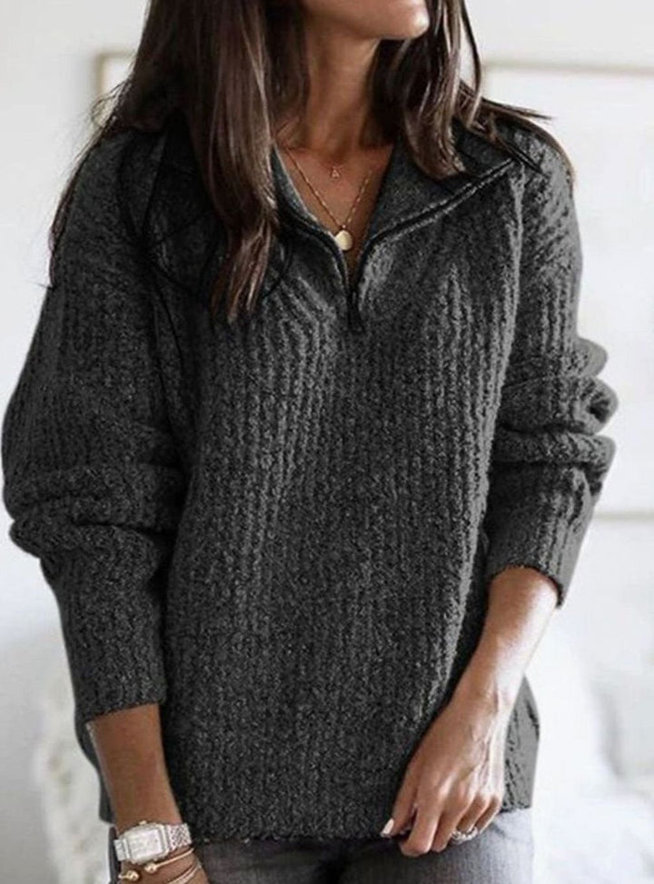 Fenna donkergrijze kabelbrei kwart-rits pullover, close-up vooraanzicht