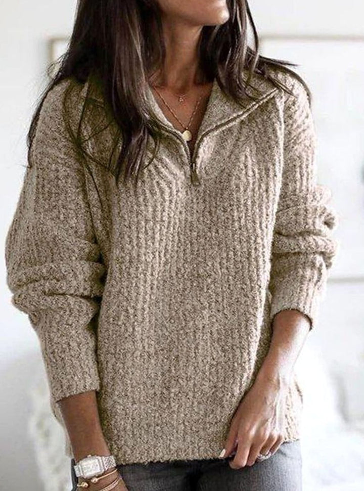 Fenna taupe kabelbrei kwart-rits pullover, close-up vooraanzicht