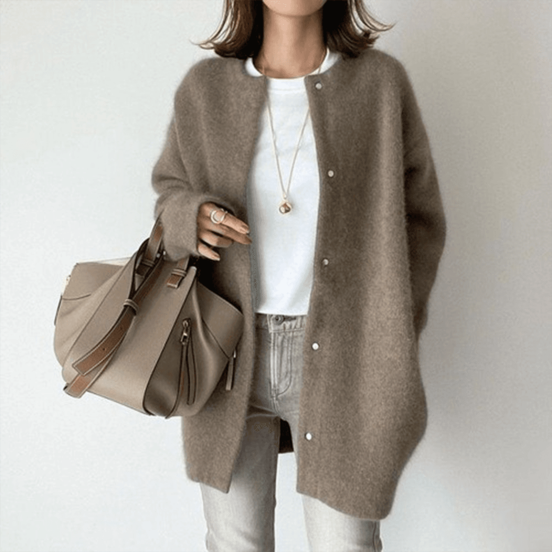 Fleur taupe oversized vest met ronde hals, vooraanzicht