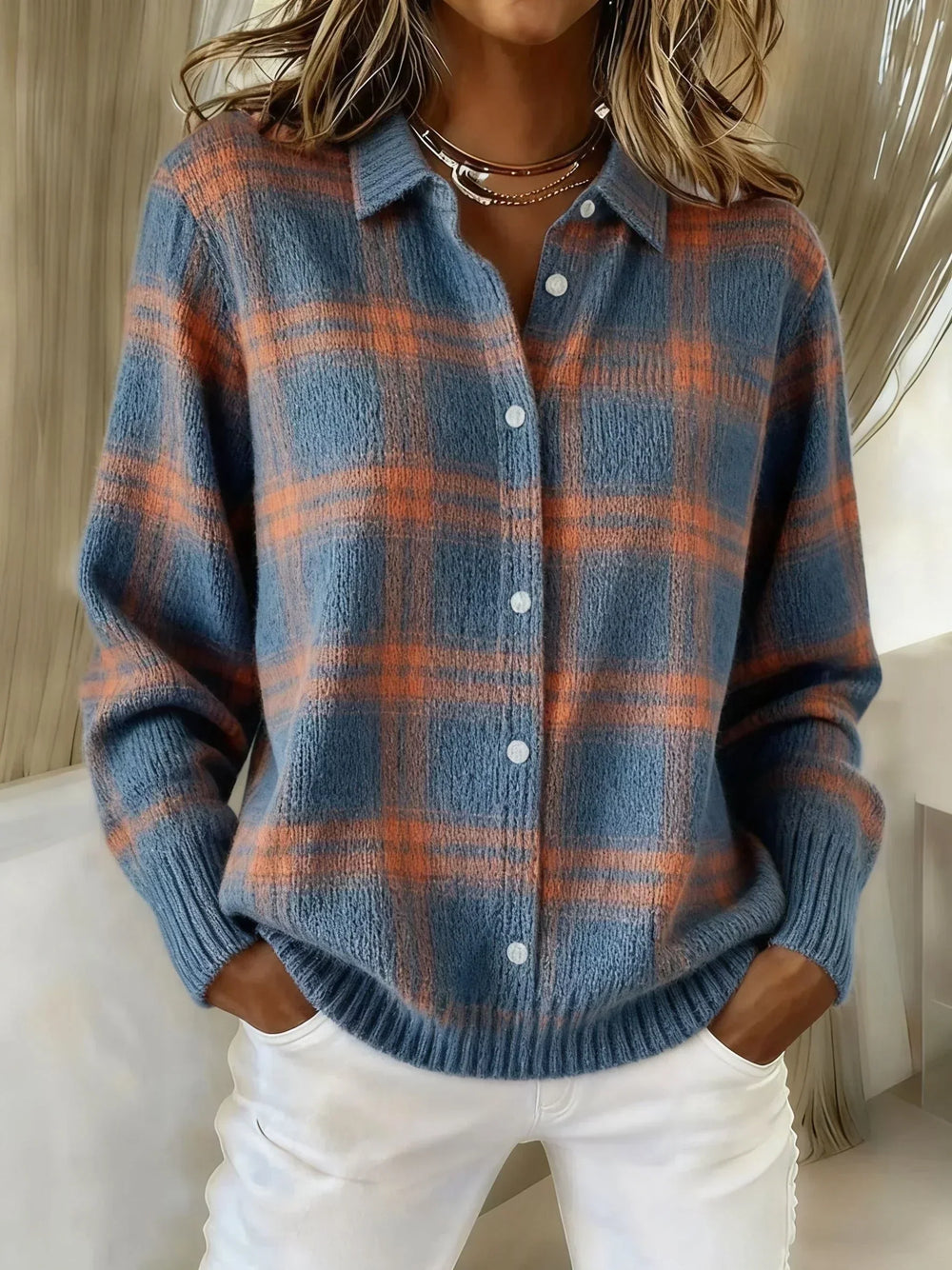 Guusje geruit vest met knoopsluiting, blauw met oranje kleurstelling, vooraanzicht