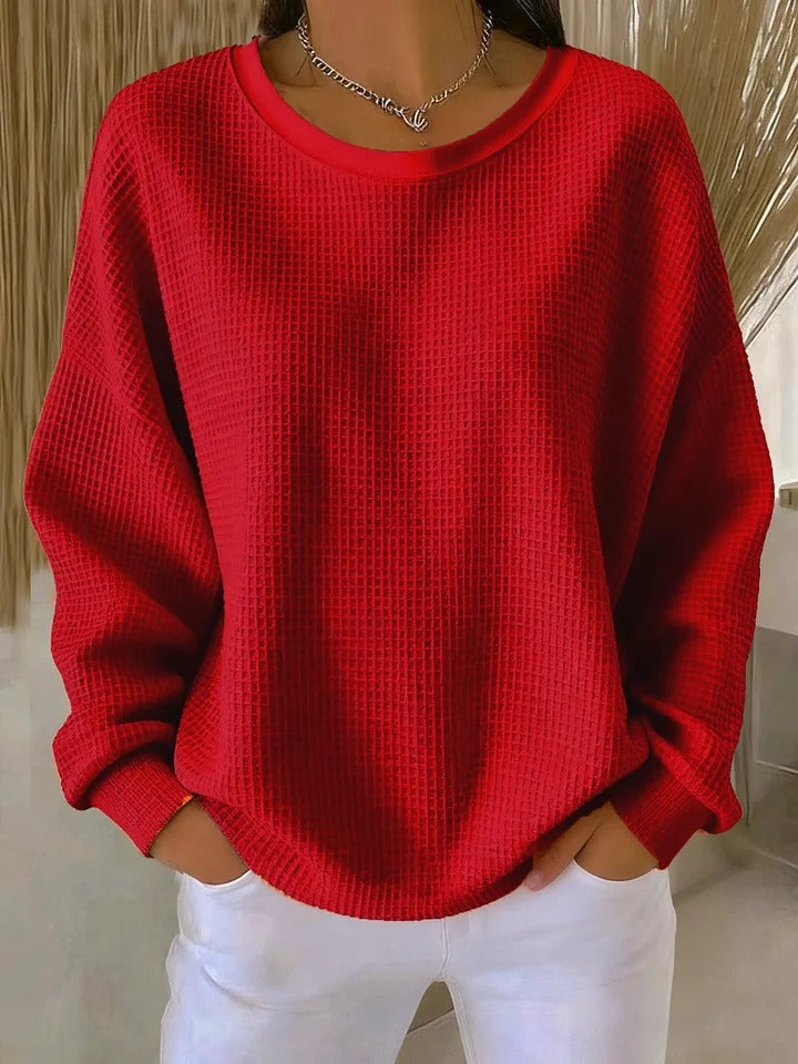 Ilse oversized waffeltrui met ronde hals in rood, vooraanzicht