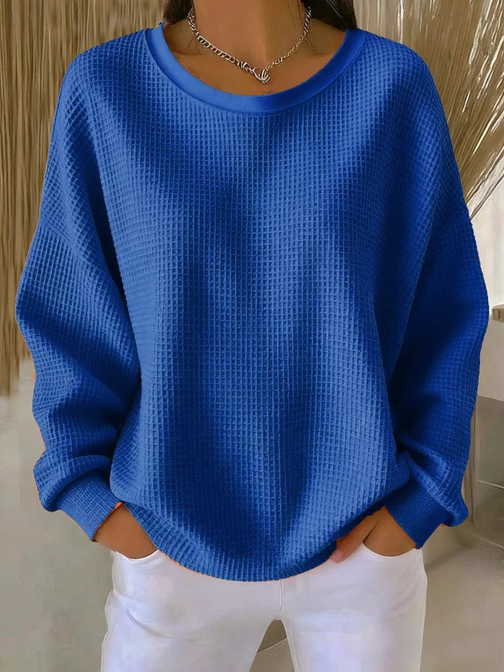 Ilse oversized waffeltrui met ronde hals in blauw, vooraanzicht