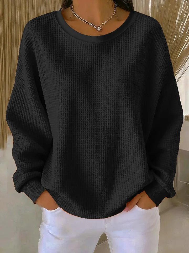 Ilse oversized waffeltrui met ronde hals in zwart, vooraanzicht