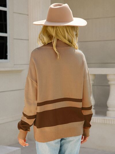 Iris colorblock trui met halve rits, achteraanzicht in camel-bruin