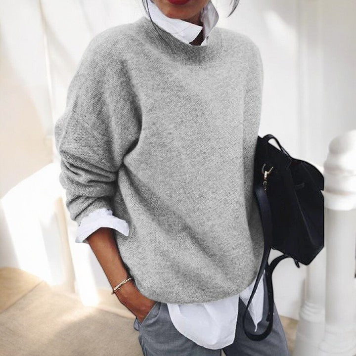 Josefien grijze oversized gebreide trui met ronde hals, vooraanzicht