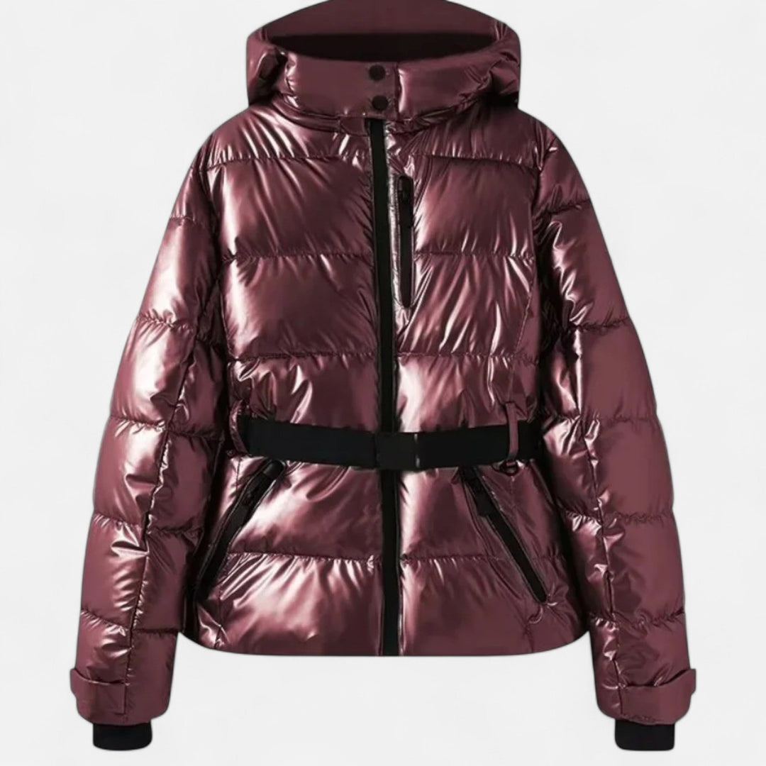 Liselotte metallic bordeaux getailleerde ski-jas met capuchon, vooraanzicht