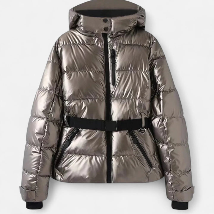 Liselotte metallic zilveren getailleerde ski-jas met capuchon, vooraanzicht