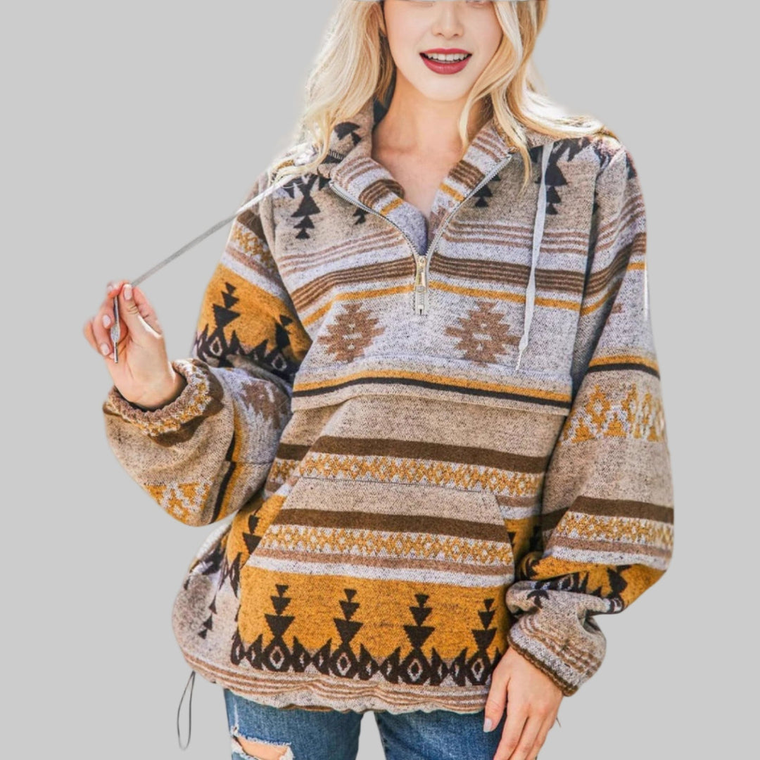 Loes Aztec print hoodie met halve rits, vooraanzicht in okergeel