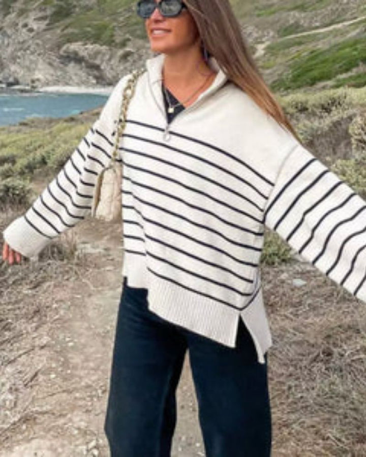 Loes gestreepte quarter zip trui, buiten gedragen met tas
