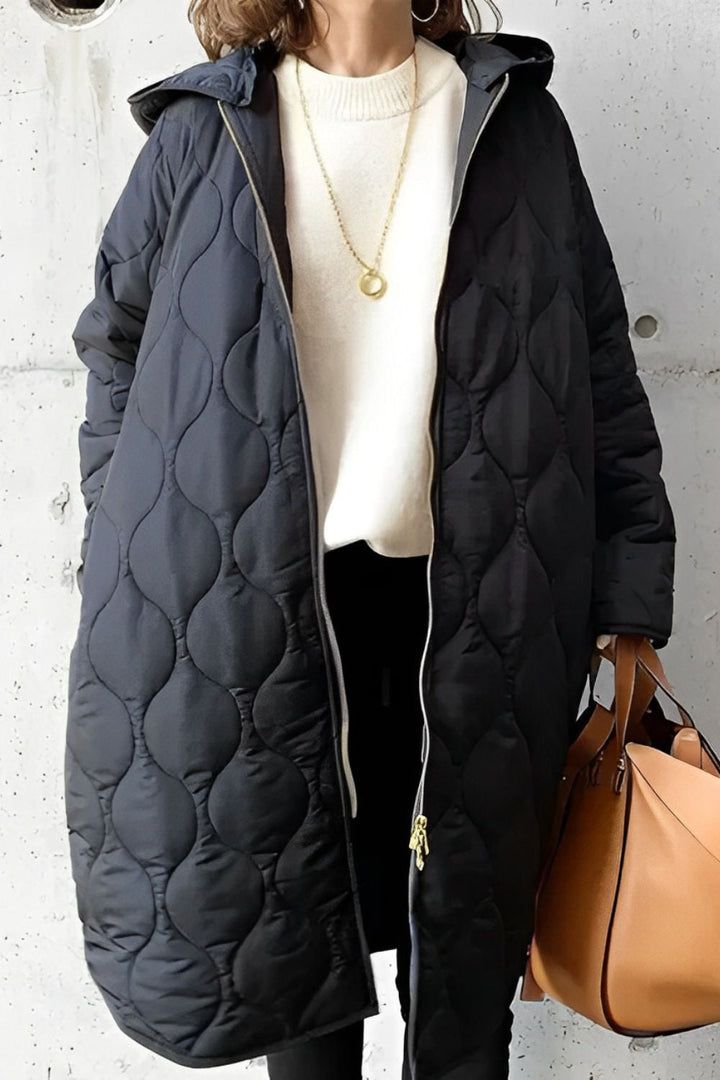 Loes gewatteerde parka met capuchon, close-up detail in zwart