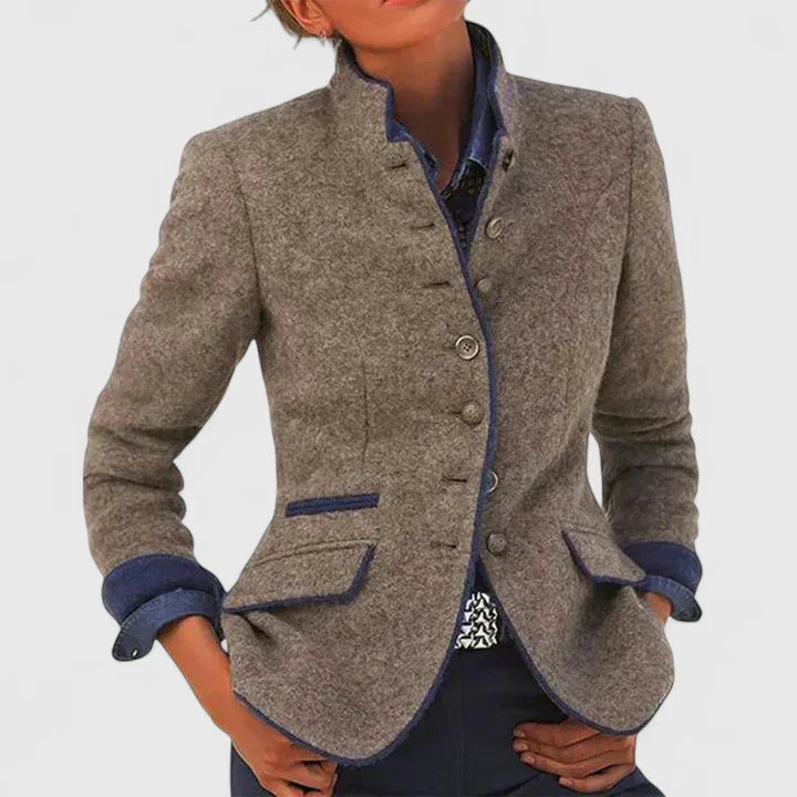 Marijke getailleerde blazer met staande kraag, vooraanzicht close-up