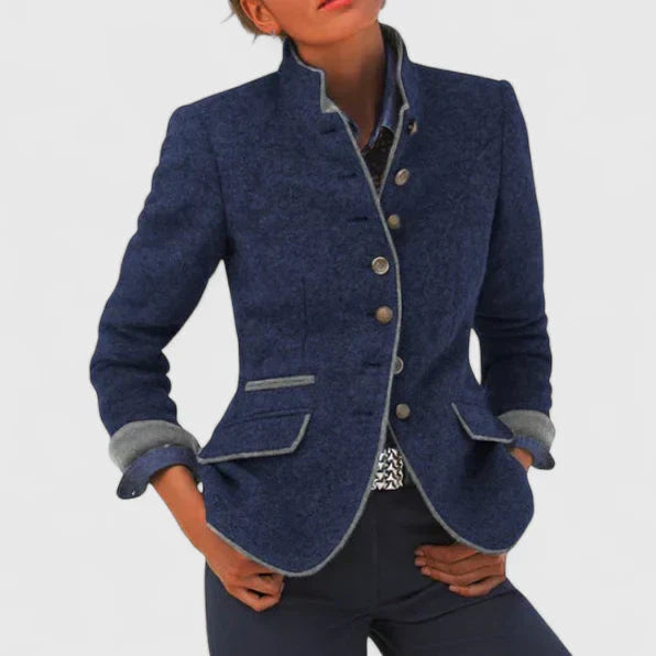 Marijke getailleerde blazer in blauw, vooraanzicht close-up