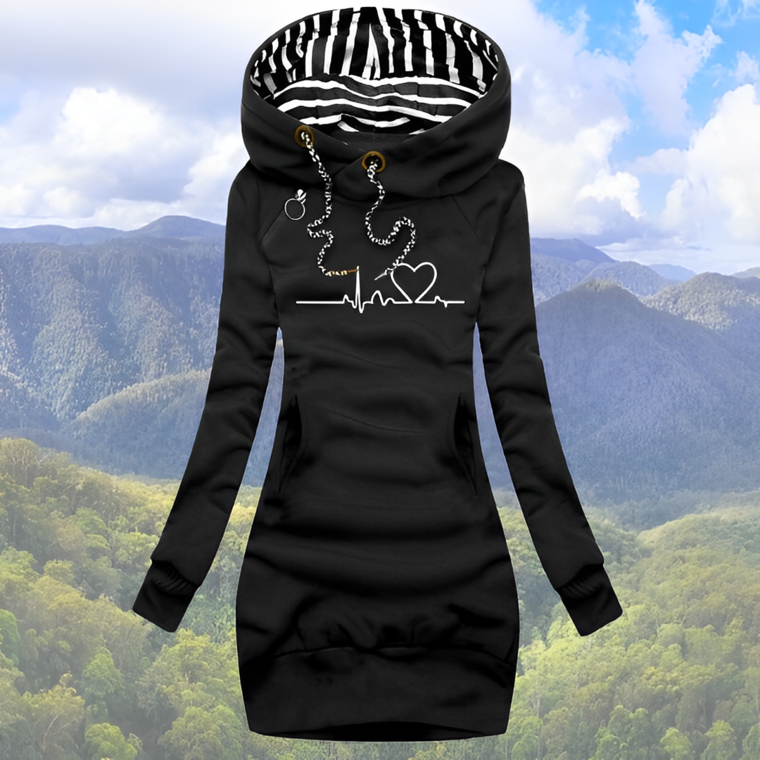 Marit hartslag print hoodie in zwart, close-up capuchon