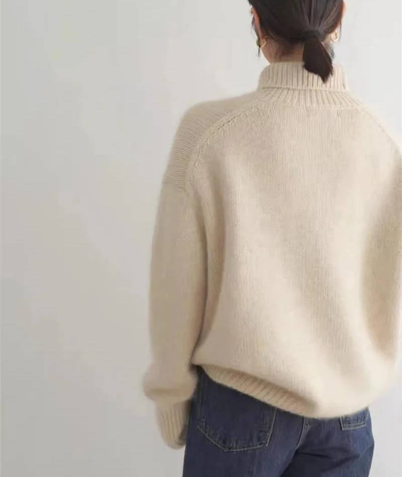 Marit oversized coltrui in gebroken wit, achteraanzicht