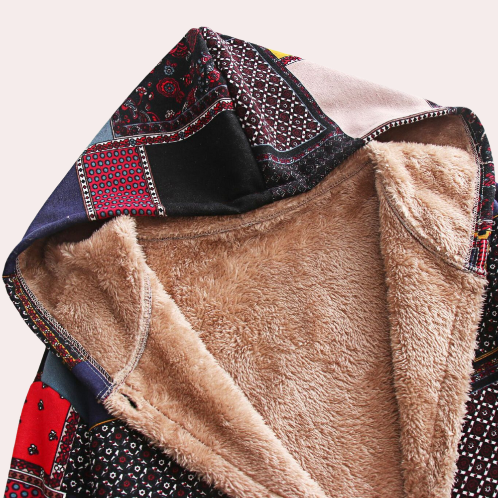Detailfoto van de zachte fleece voering en capuchon van de Marleen jas