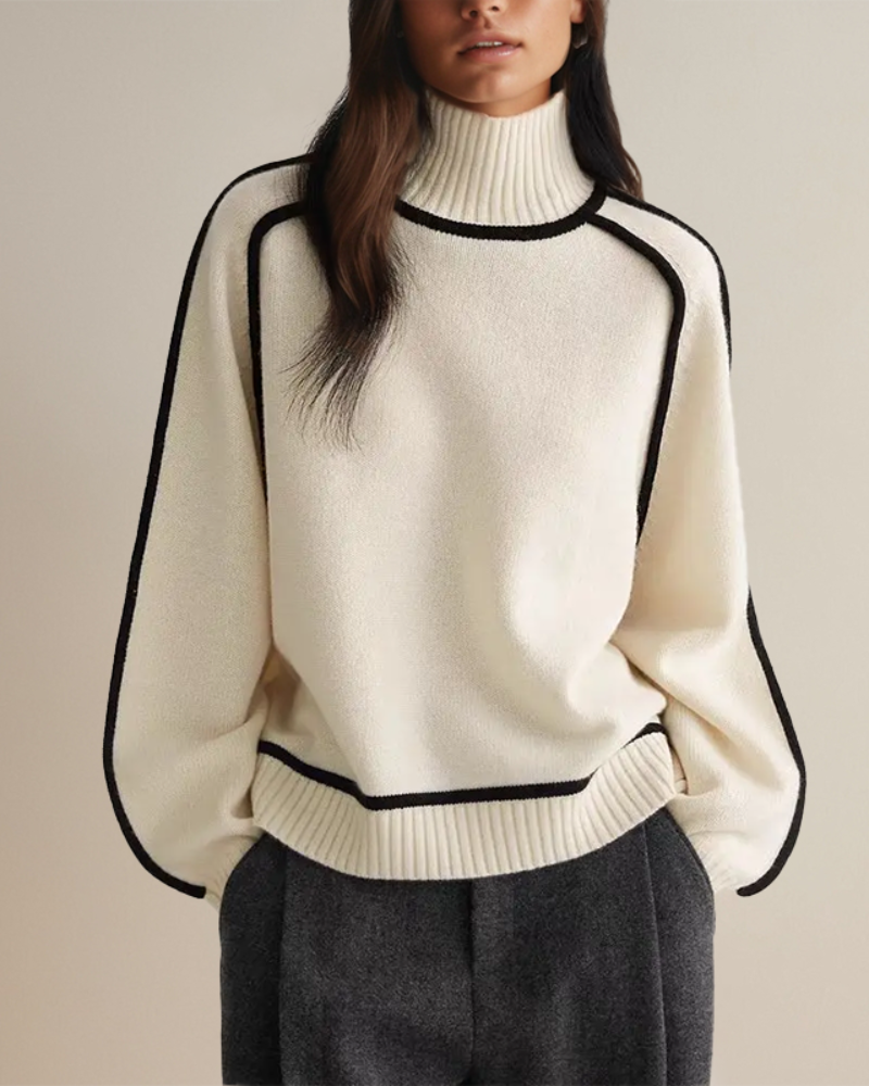 Merel witte colsweater met contrastbies, vooraanzicht
