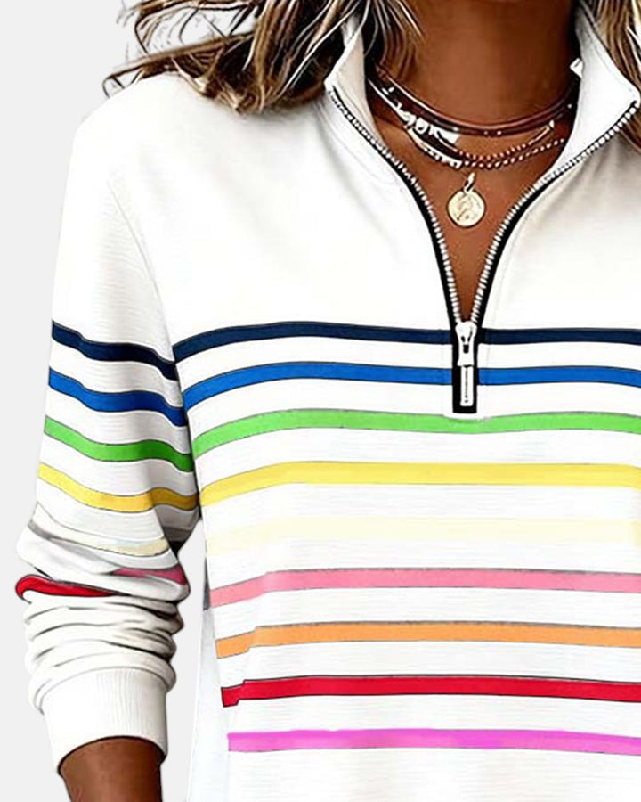 Detailfoto mouw en strepen van Merel sweater in wit