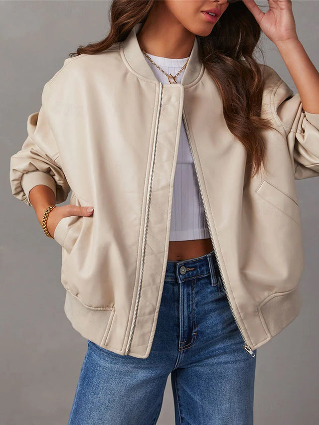 Naomi oversized bomberjack in beige, vooraanzicht met open rits