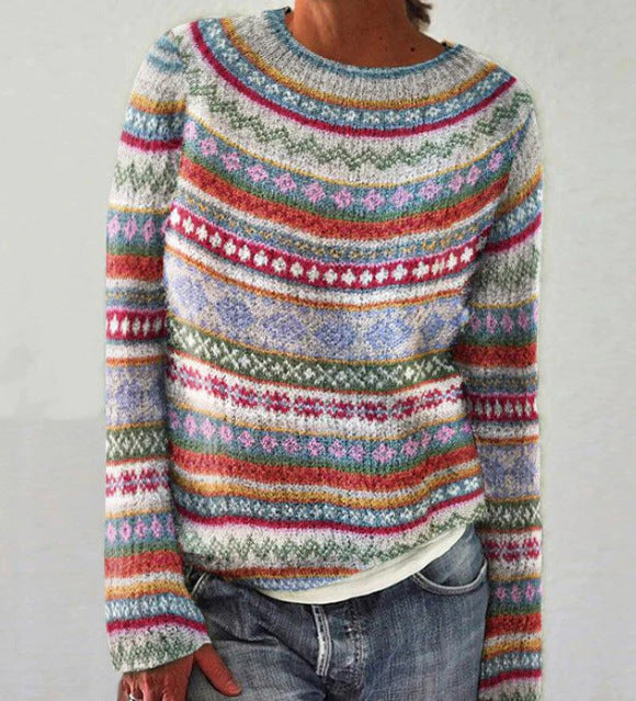 Roos multicolor gebreide trui met patroon, close-up voorkant