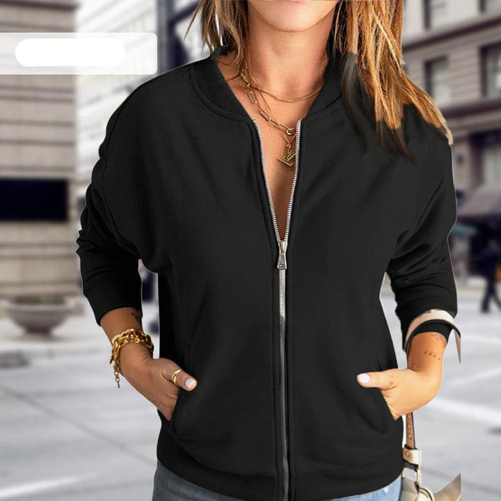 Sanne oversized bomberjack in zwart met volledige rits, vooraanzicht