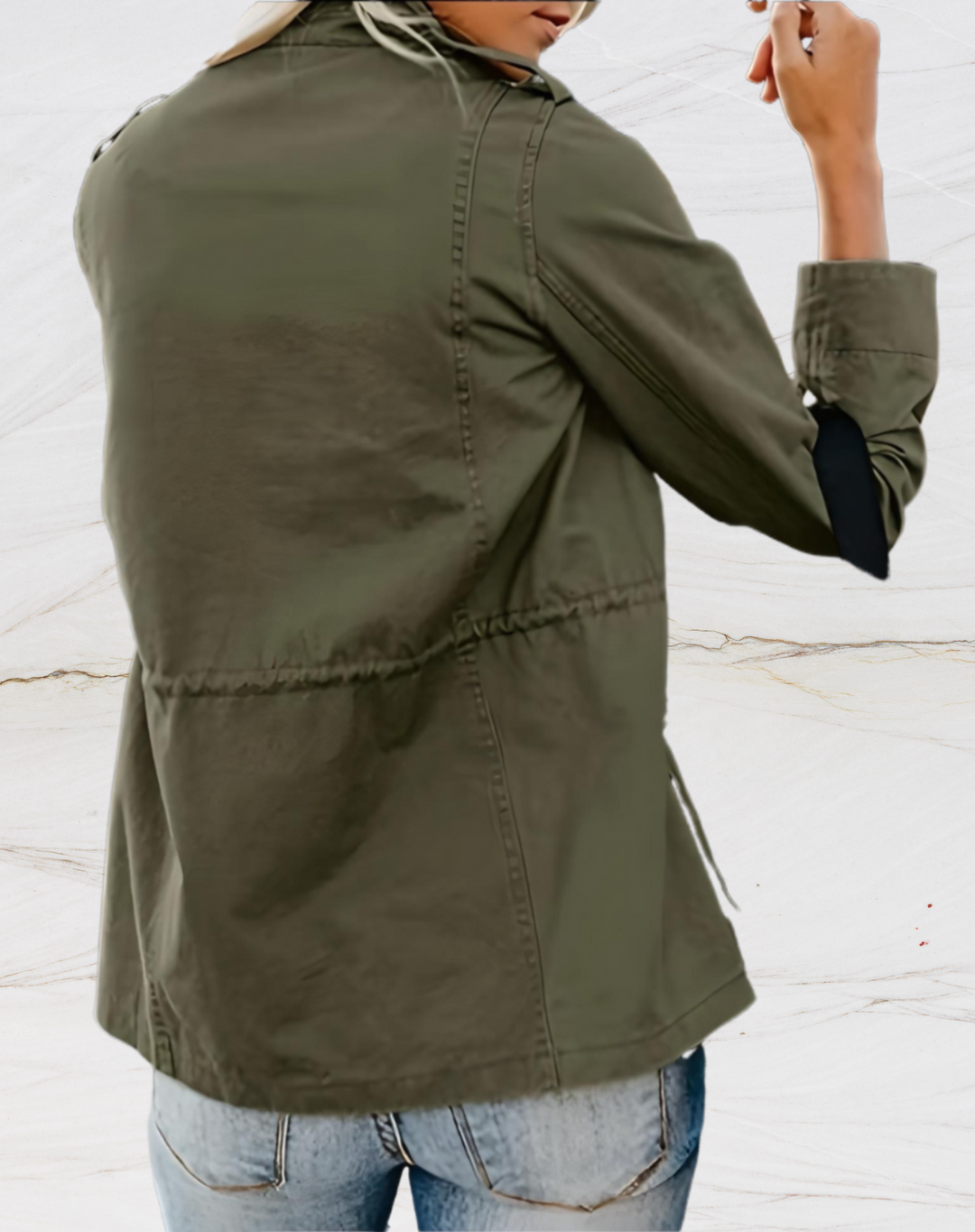 Vera kaki utility jack, achteraanzicht met getailleerde snit