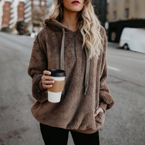 Wieke fluffy hoodie met capuchon, vooraanzicht in bruin