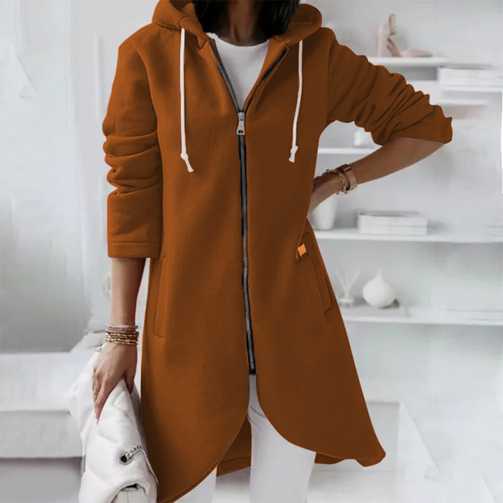 Wieke lange hoodie met rits in cognac bruin, vooraanzicht