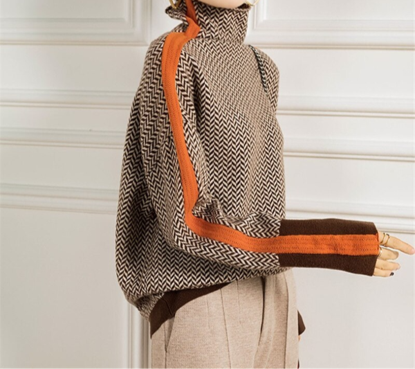 Wieke visgraat colsweater met contrastrand, close-up rug