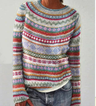 Wietske gebreide trui met multicolor gestreepte bies, vooraanzicht