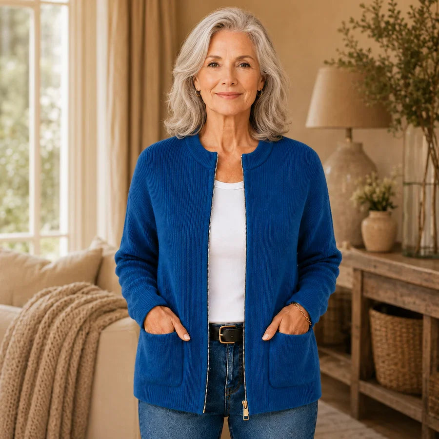 Willemijn blauw gebreid vest met rits, vooraanzicht
